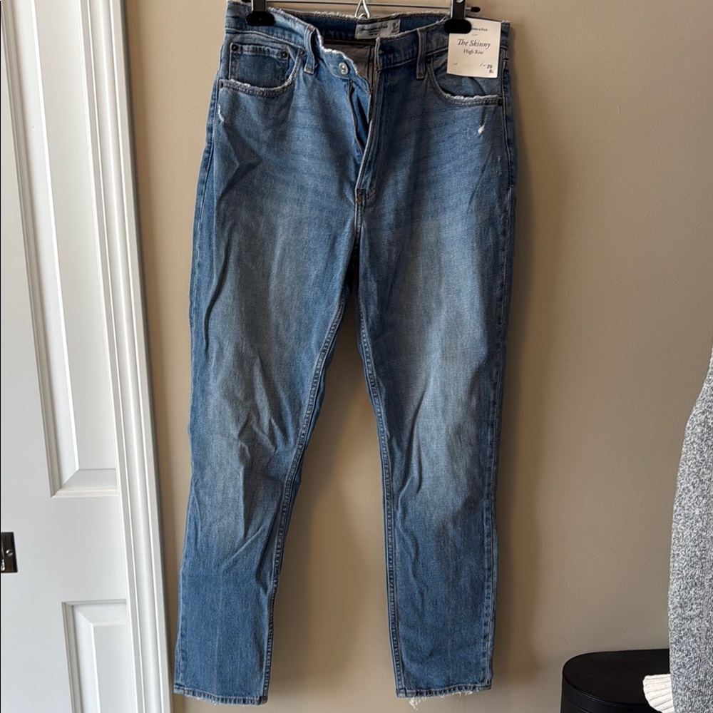 NWT: Abercrombie & Fitch Blue Jeans Medium Wash